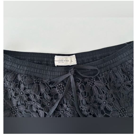 Abercrombie & Fitch lace black shorts, size S - Picture 2 of 4